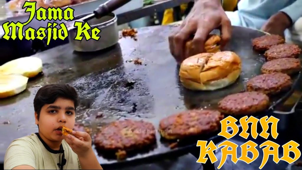 Purani Dilli Jama Masjid Ke Famous Bunn Kabab || Mohd Saif Vlogs