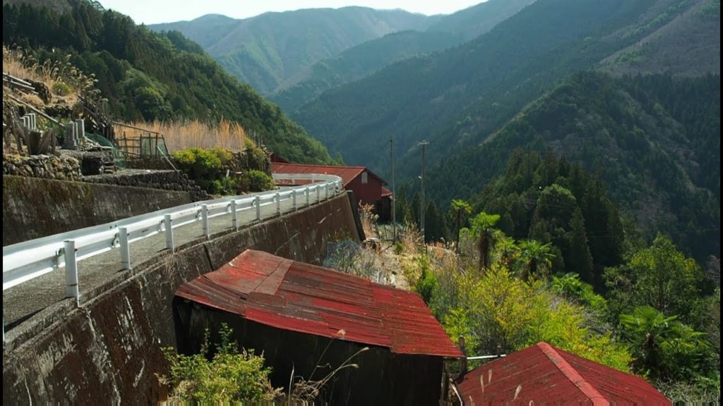 【バイクで限界集落】栂ノ本集落山上の絶景にウグイスが鳴いていた　Superb view of Totsukawa village Tsuga Nomoto, Nara, Japan