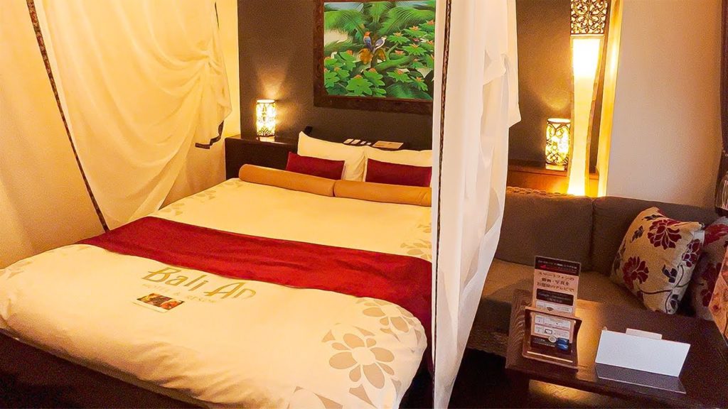 Trying Japan's Love Hotel🏨💗 | Hotel Balian Resort Yokohama Kannai