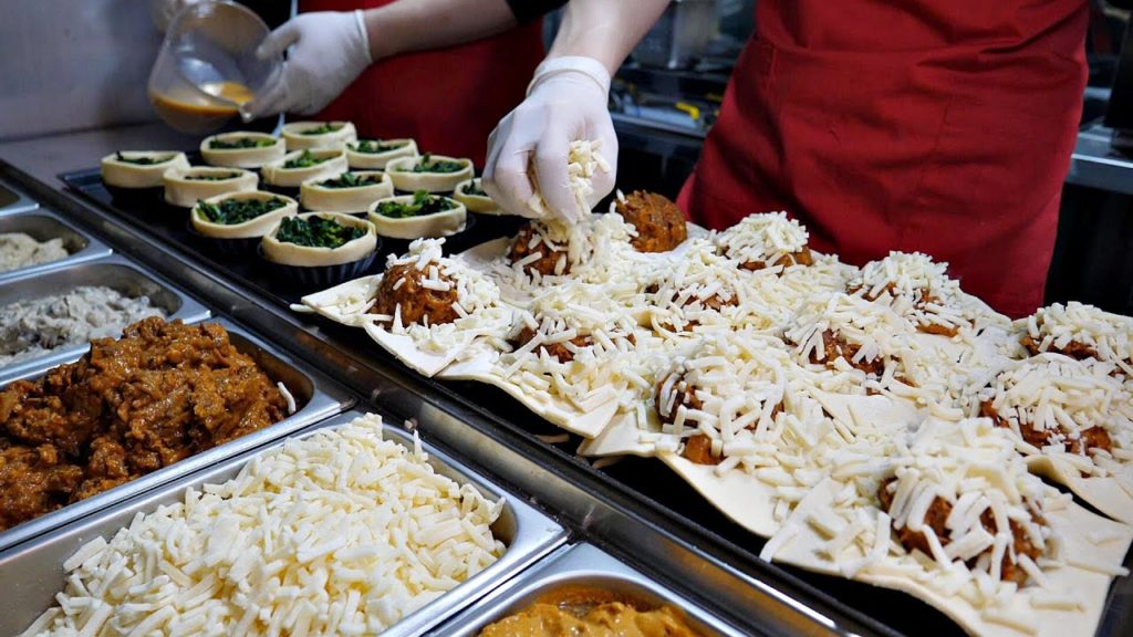 취향 저격! 골라먹는 재미! 하루 200개씩 팔리는? 역대급 수제 미트파이 / New Zealand pastry cheese meat pie / korean street food 취향 저격! 골라먹는 재미! 하루 200개씩 팔리는? 역대급 수제 미트파이 / New Zealand pastry cheese meat pie / korean street food