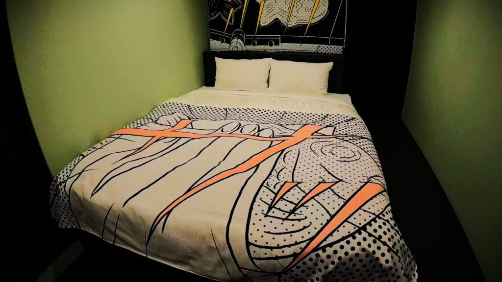 漫画ホテルに宿泊、カプセルホテルより快適だった。無料サービスがいっぱい（東京浅草）