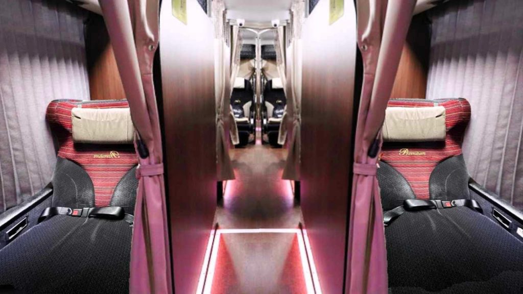 Tokyo to Osaka on Japan’s Private Overnight Bus Tokyo to Osaka on Japan’s Private Overnight Bus