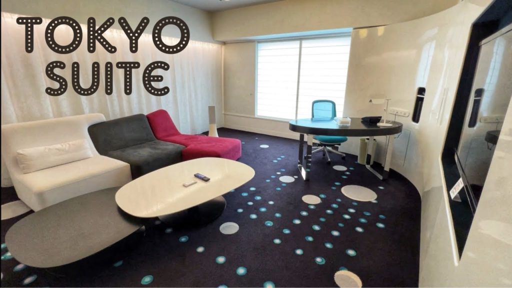 Staying Overnight in a Modern Suite Room at Tokyo Hilton