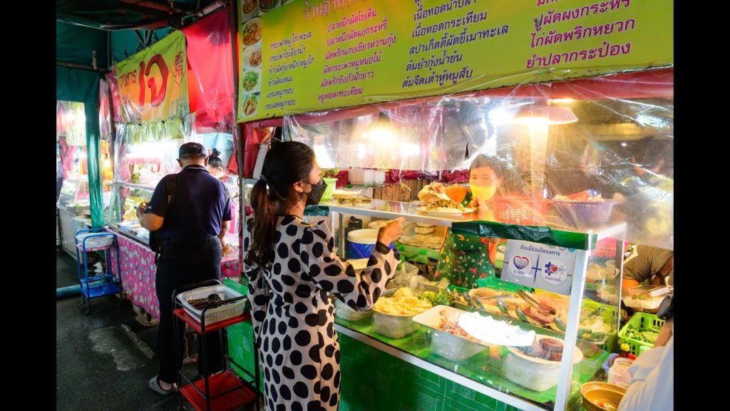 [4K] Food court on lunchtime "The Pink Garden" at Sala Daeng 1 Alley, Bangkok
