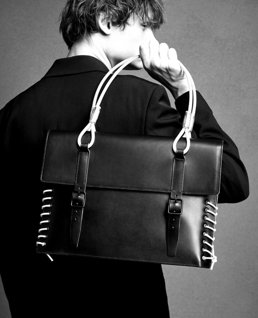 Yohji Yamamoto × PORTER ⁠
TSUPPARI BAG⁠
⁠
Limited collection available now exclu...