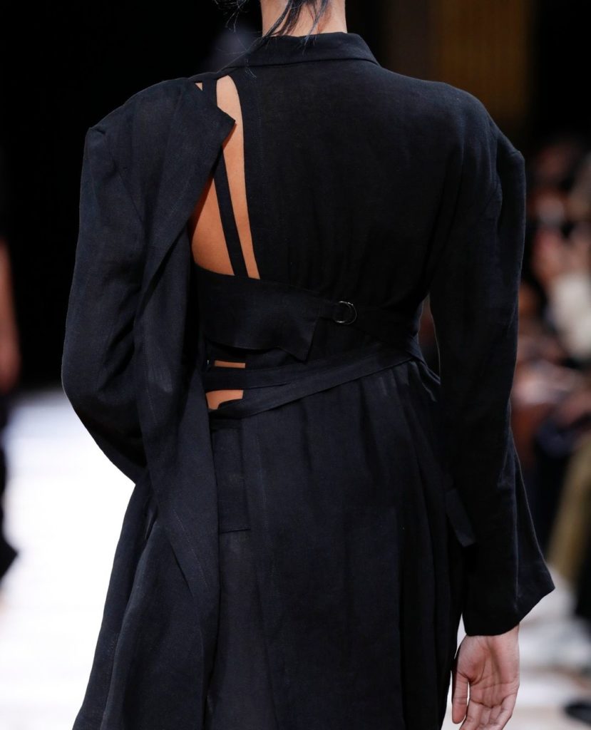 Philosophy of the back-style⁠
⁠
#YohjiYamamoto⁠
#SS22⁠
⁠
Discover the latest col...