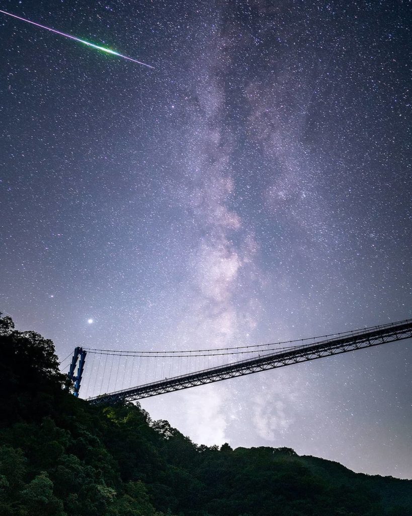 Japan Airline: .
夜も美しいバンジージャンプの名所 #竜神大吊橋 
流れ星にどんな願い事をしますか?
#MyAprilAdventure  Ryujin Suspension… .
夜も美しいバンジージャンプの名所 #竜神大吊橋 
流れ星にどんな願い事をしますか?
#MyAprilAdventure  Ryujin Suspension...