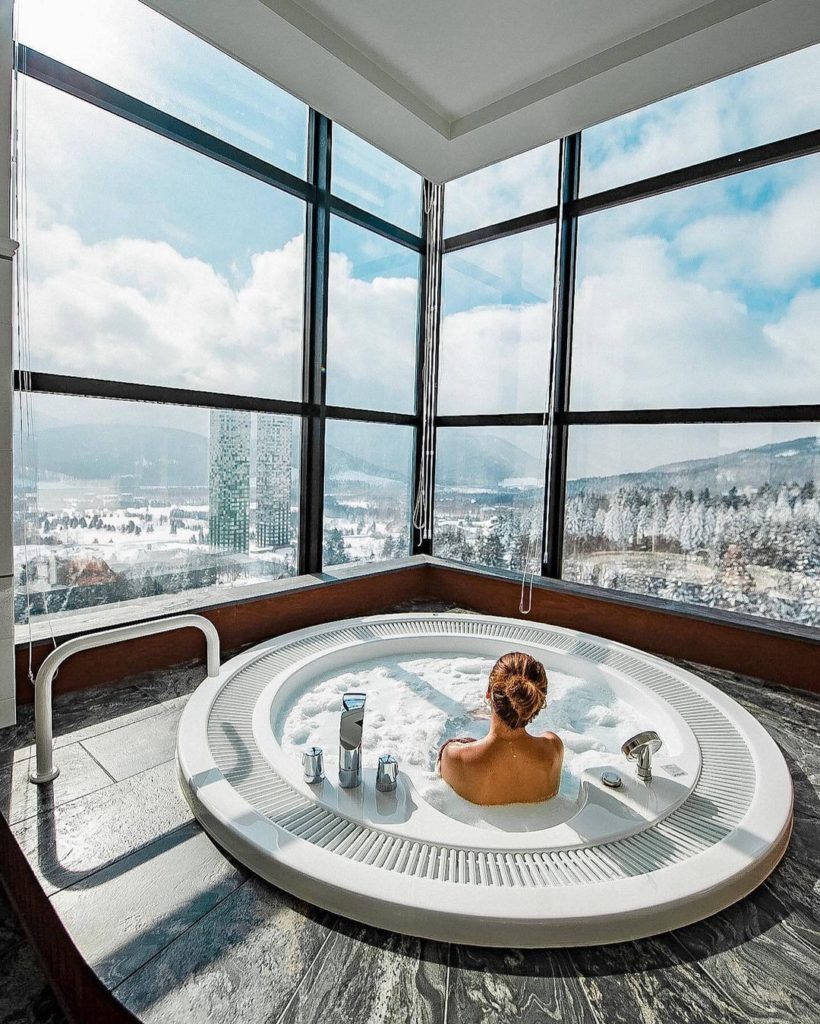 Visit Japan: Hoshino Resorts RISONARE Tomamu in Hokkaido is 32 stories tall, and each floor i… Hoshino Resorts RISONARE Tomamu in Hokkaido is 32 stories tall, and each floor i...