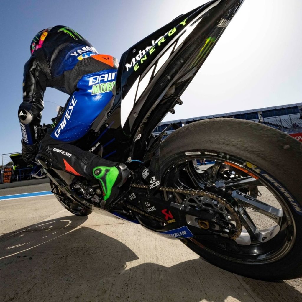 Rise and shine  

FP3 is on!

#MonsterYamaha | #MotoGP | #SpanishGP...