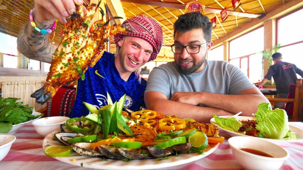 Eating OMANI SEAFOOD for the First Time!! Lobster & Biryani + Historical City Tour | Sur, Oman