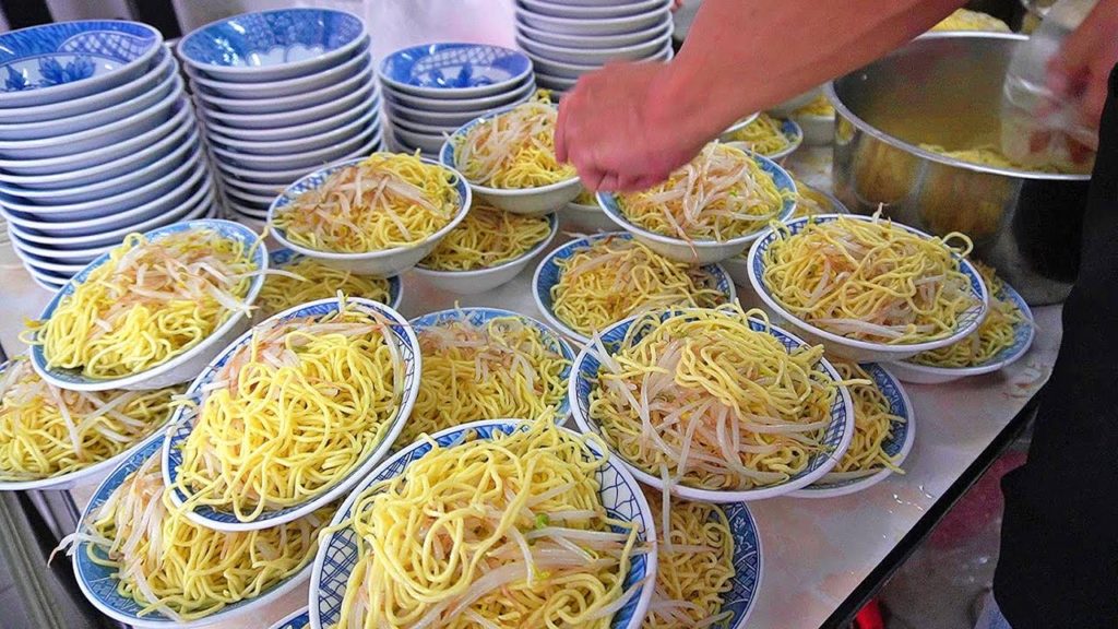 在地人激推美食台中中區魯肉飯.乾麵.冷凍芋/The Most Popular Food in The East District of Taichung City-Taiwan Street Food