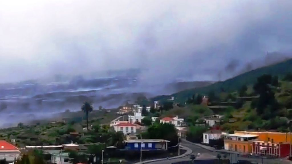 Downpour on La Palma causes lava flows and water to collide – Flooding and fog on the island Downpour on La Palma causes lava flows and water to collide - Flooding and fog on the island