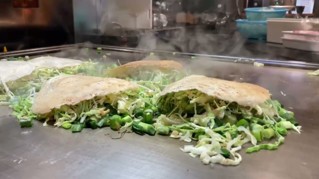 Yummy ! Hiroshima food : Solo life in Japan (asmr) travel and eat alone. 🚇😁🍴 Yummy ! Hiroshima food : Solo life in Japan (asmr) travel and eat alone. 🚇😁🍴