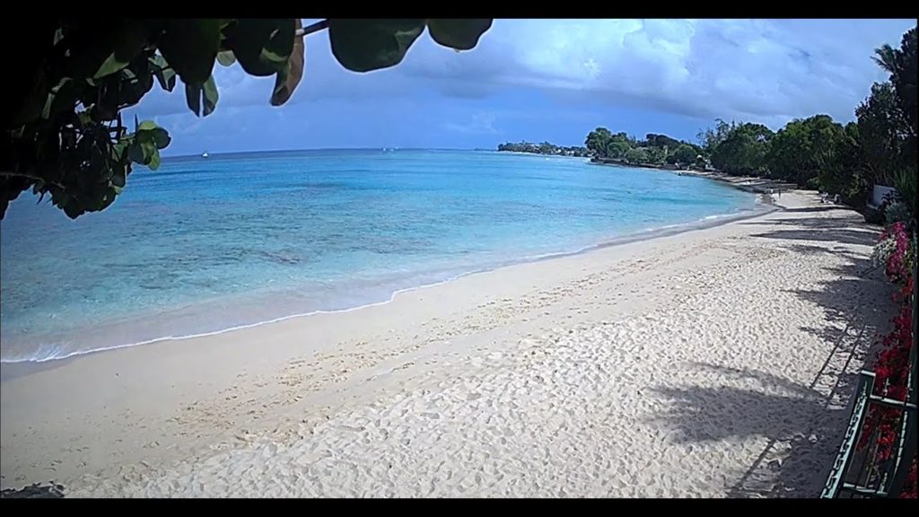 🌎 LIVE Cam: Gibbes Beach Barbados 4-25-2022