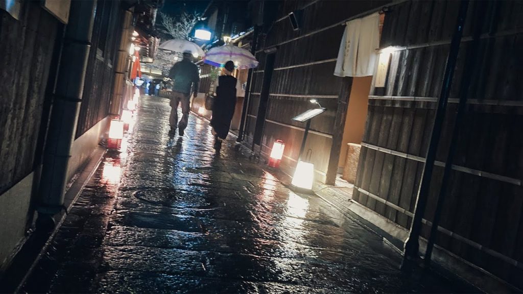 Night Kyoto in the rain - walking around Gion Shijo. ASMR/sleep/healing