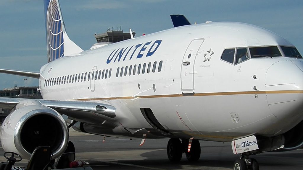 IAD HD United Airlines (s Continental) 737-700 First Class Take-off Washington Dulles Airport IAD HD United Airlines (s Continental) 737-700 First Class Take-off Washington Dulles Airport