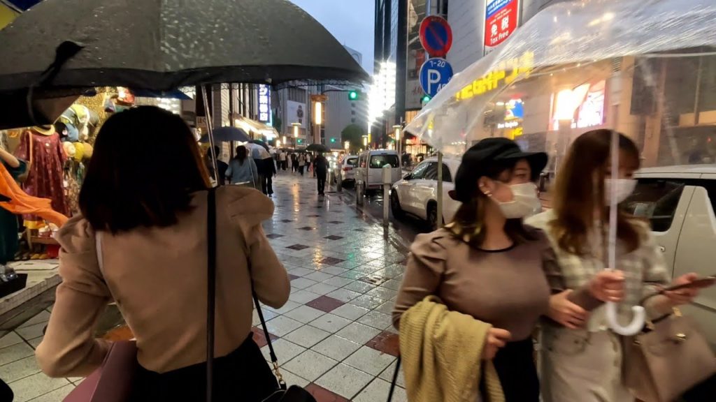 [4K] Walking Tour in 💖 Shibuya in the rain.   Tokyo, Japan. 24/04/2022