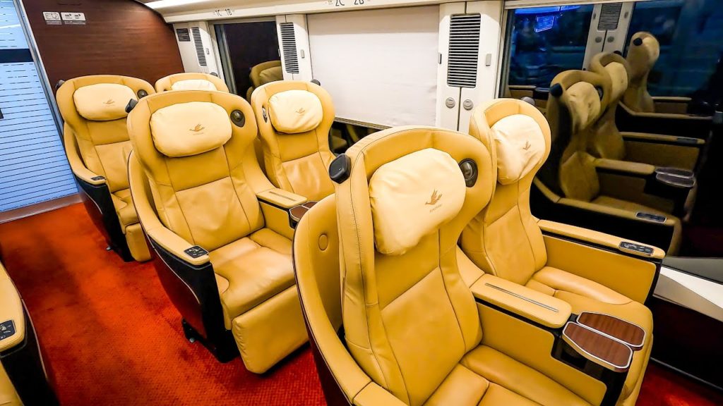 Premium Seats on the "Hinotori" Luxury Train Two hours of happiness.Osaka - Nagoya