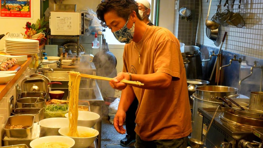 A Hawaiian cafe? No, it's a RAMEN shop! Japanese Noodles Restaurant in Tokyo ラーメン street food A Hawaiian cafe? No, it's a RAMEN shop! Japanese Noodles Restaurant in Tokyo ラーメン street food