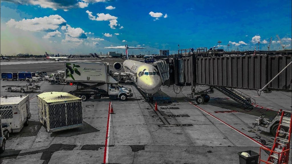 Delta (Economy) | MD-90 | Newark – Atlanta Delta (Economy) | MD-90 | Newark - Atlanta