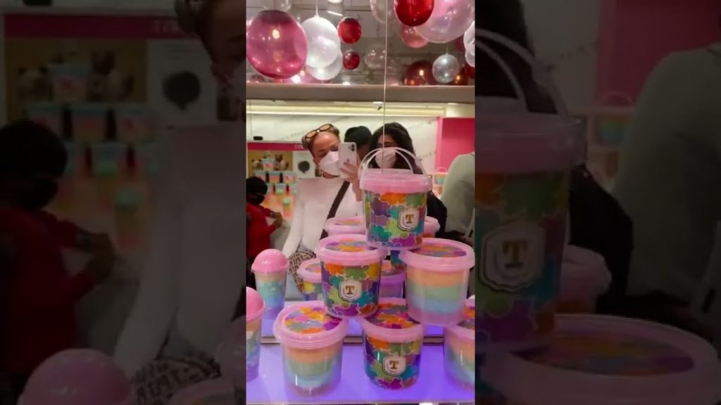 LETS EXPLORE TOKYO ⛩😊 #shorts