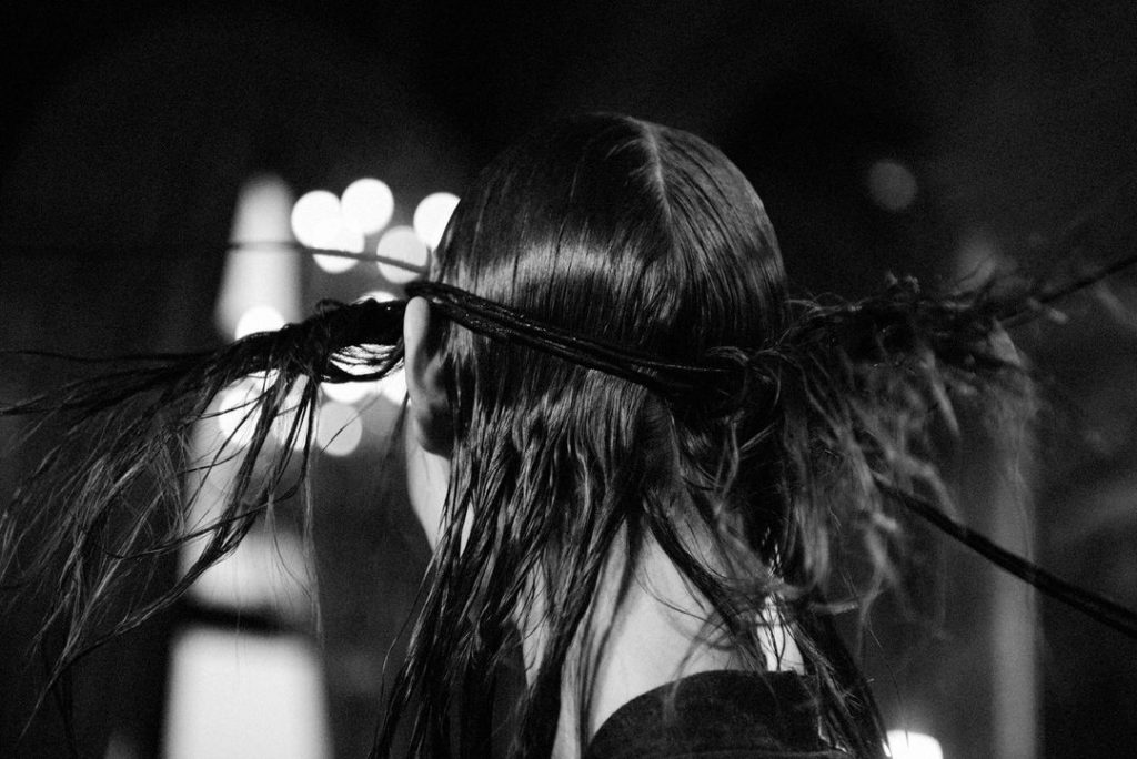 Yohji Yamamoto AW22⁠ Beauty
⁠
#YohjiYamamoto⁠
#Bts...