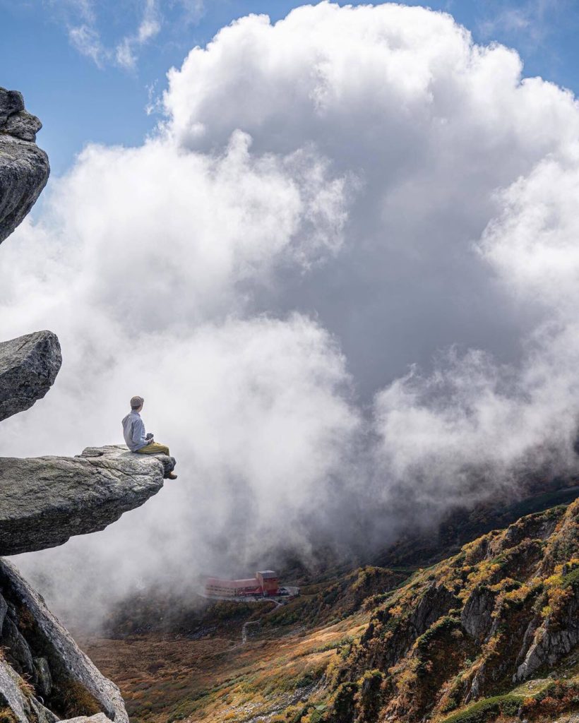Visit Japan: Sitting here is an experience like no other! On Mt. Hoken in the Central Japanes… Sitting here is an experience like no other! On Mt. Hoken in the Central Japanes...