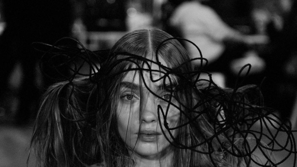 Yohji Yamamoto AW22⁠ Beauty
⁠
#YohjiYamamoto⁠
#Bts...