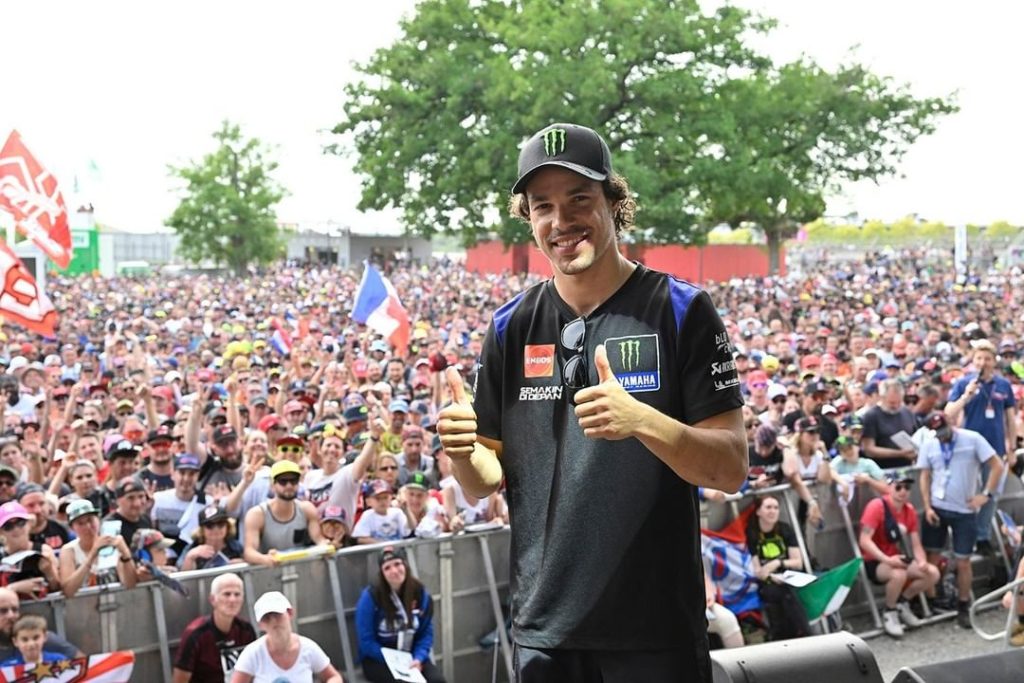 So good to see so many @motogp in Le Mans 

Let's all enjoy this race day  

#Mo...