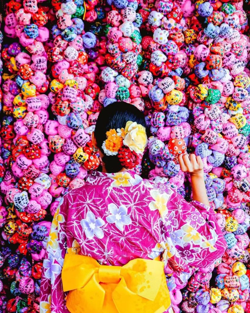 Japan Travel: Looking for a shrine to add some extra color to your future Japan adventures? Eh… Looking for a shrine to add some extra color to your future Japan adventures? Eh...