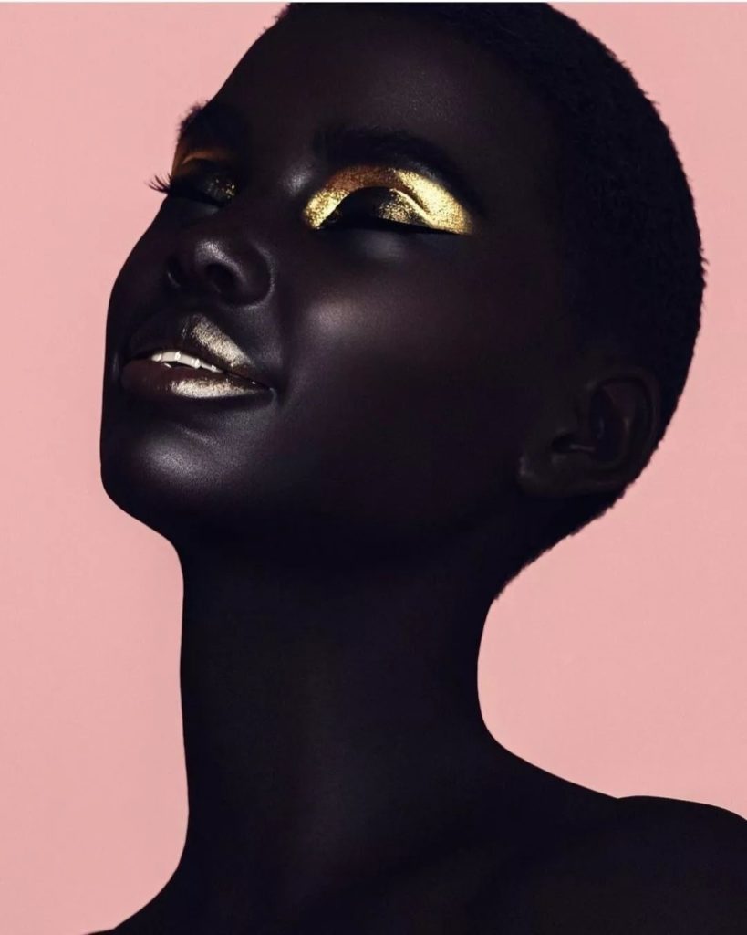 SHISEIDO: File under: gilded glamour. @josebelmontemakeup created this look for @elle_spai… File under: gilded glamour. @josebelmontemakeup created this look for @elle_spai...