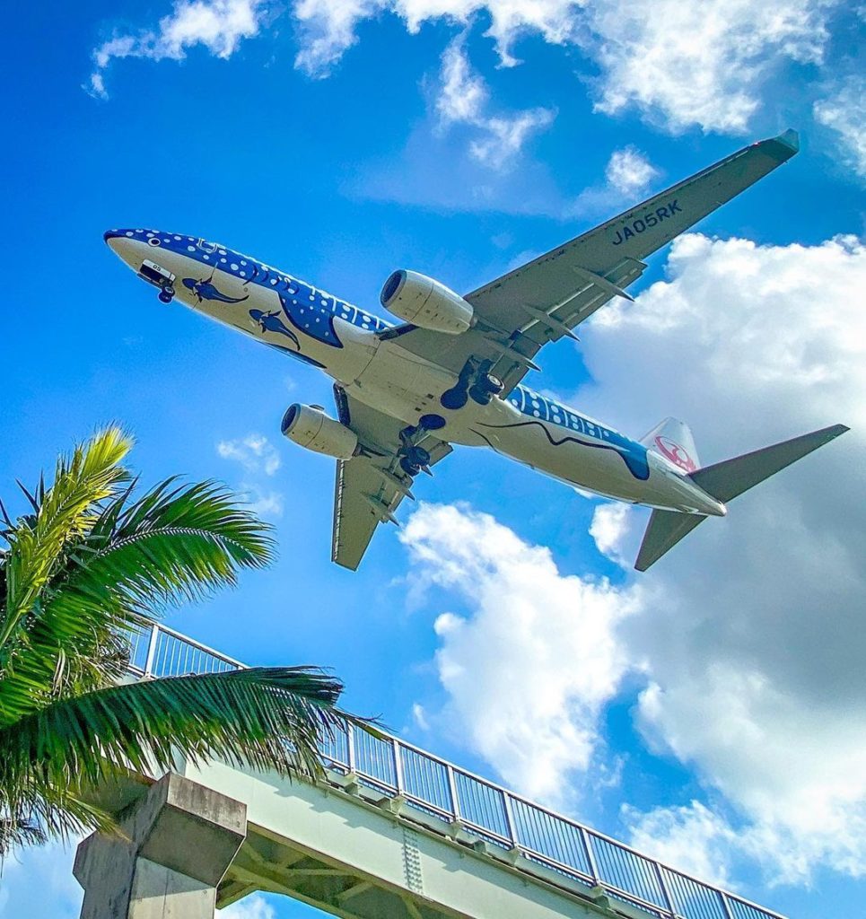 Japan Airline: .
2匹のコバンザメをお腹に連れて
大空を泳ぐ #ジンベエジェット
#PicturePerfectMay It appears as if two suck… .
2匹のコバンザメをお腹に連れて
大空を泳ぐ #ジンベエジェット
#PicturePerfectMay It appears as if two suck...