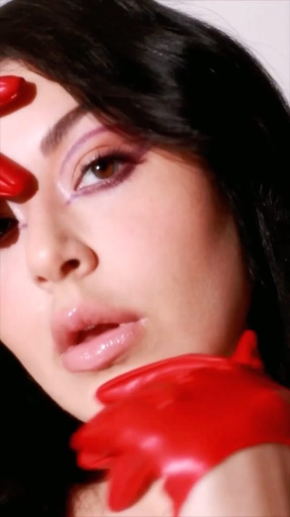 Inspired by @hunterschafer, @anagrace__ created a vivid violet look that’s all h...