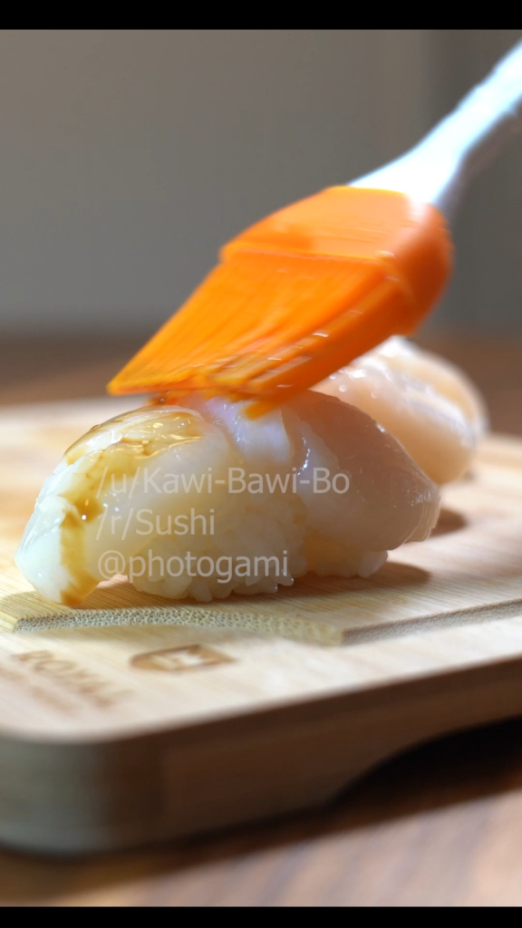 Aburi Hotate (Seared Scallop) Sushi