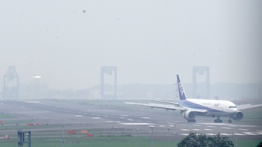 Tokyo Haneda Airport Aircraft Landings with ATC Tokyo Haneda Airport Aircraft Landings with ATC