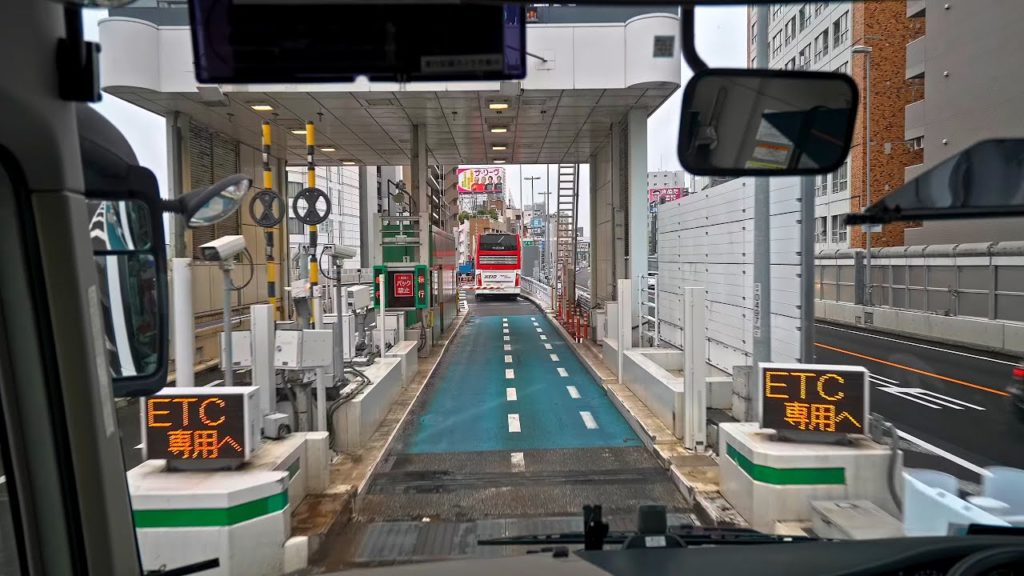 By bus from Tokyo Shinjuku to Fuji Kawaguchiko・4K HDR By bus from Tokyo Shinjuku to Fuji Kawaguchiko・4K HDR