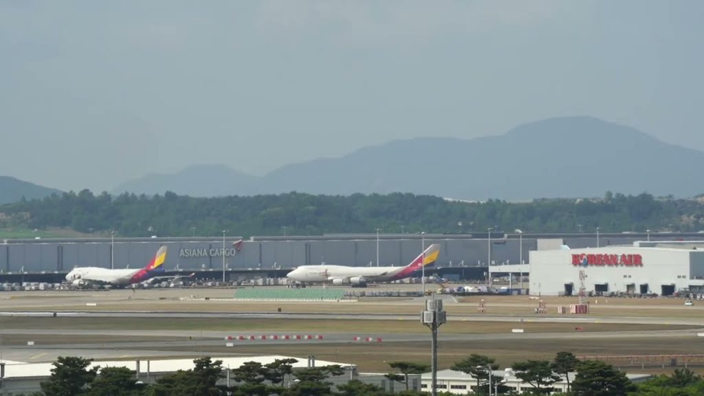 Seoul Incheon Airport Korean Air, Kalitta, Fedex UPS Air Canada Seoul Incheon Airport Korean Air, Kalitta, Fedex UPS Air Canada