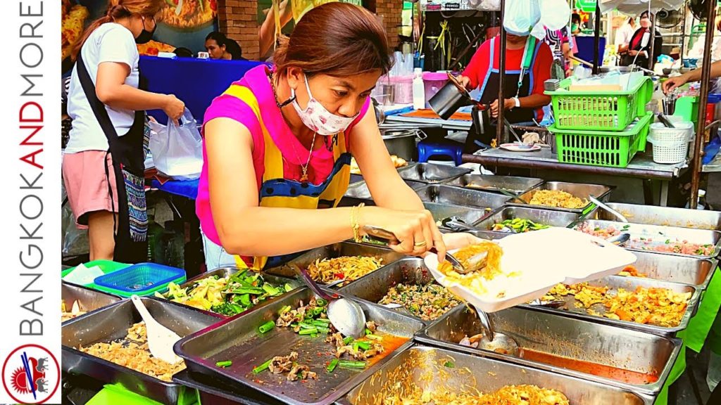 Famous for STREET FOOD in the Morning – This Is the Best Place! Famous for STREET FOOD in the Morning - This Is the Best Place!