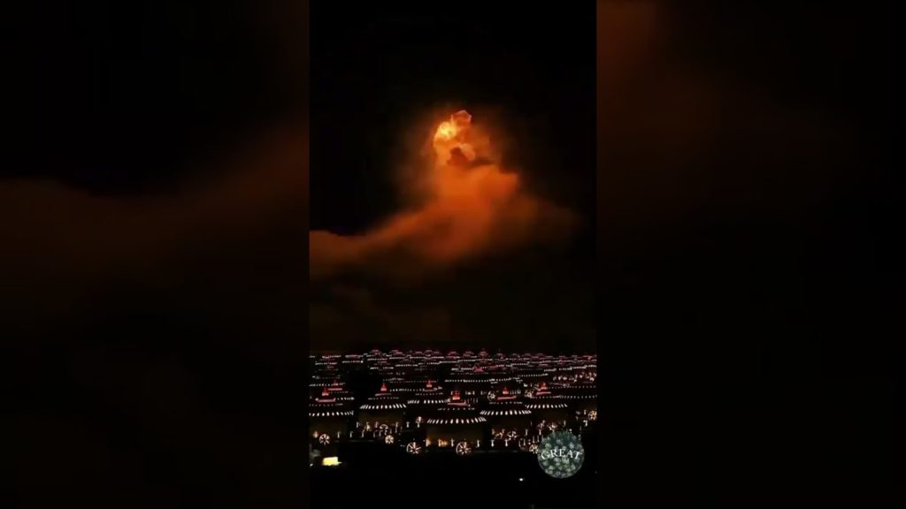Amazing fireworks in Japan! Wait for it…  #Travel #shorts #traveling #travellerlife #vacation