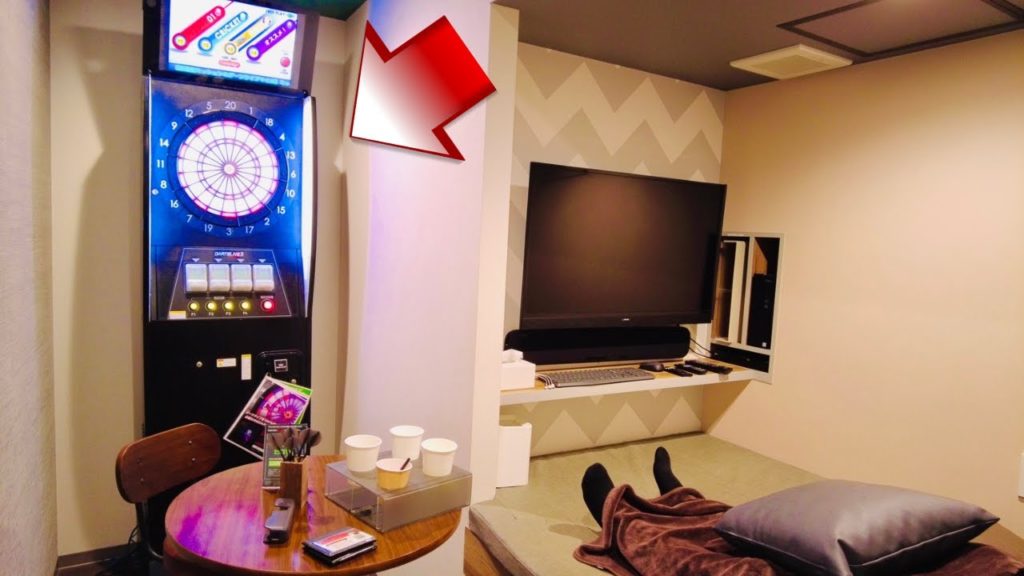Staying at Japan's Private Capsule Room with Darts | Net cafe in Shibuya