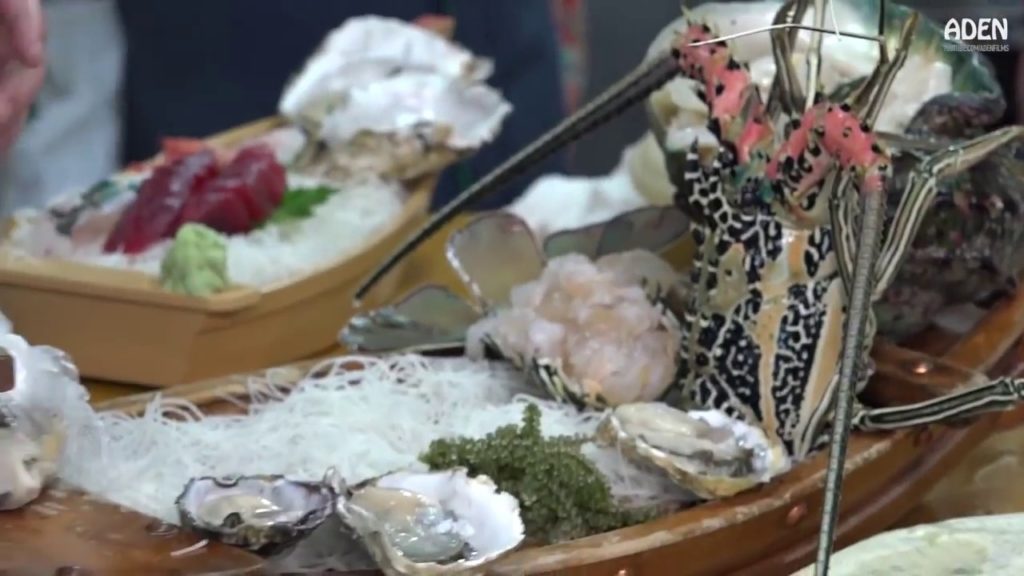 Japan street food- Seafood in Okina Japan street food- Seafood in Okina