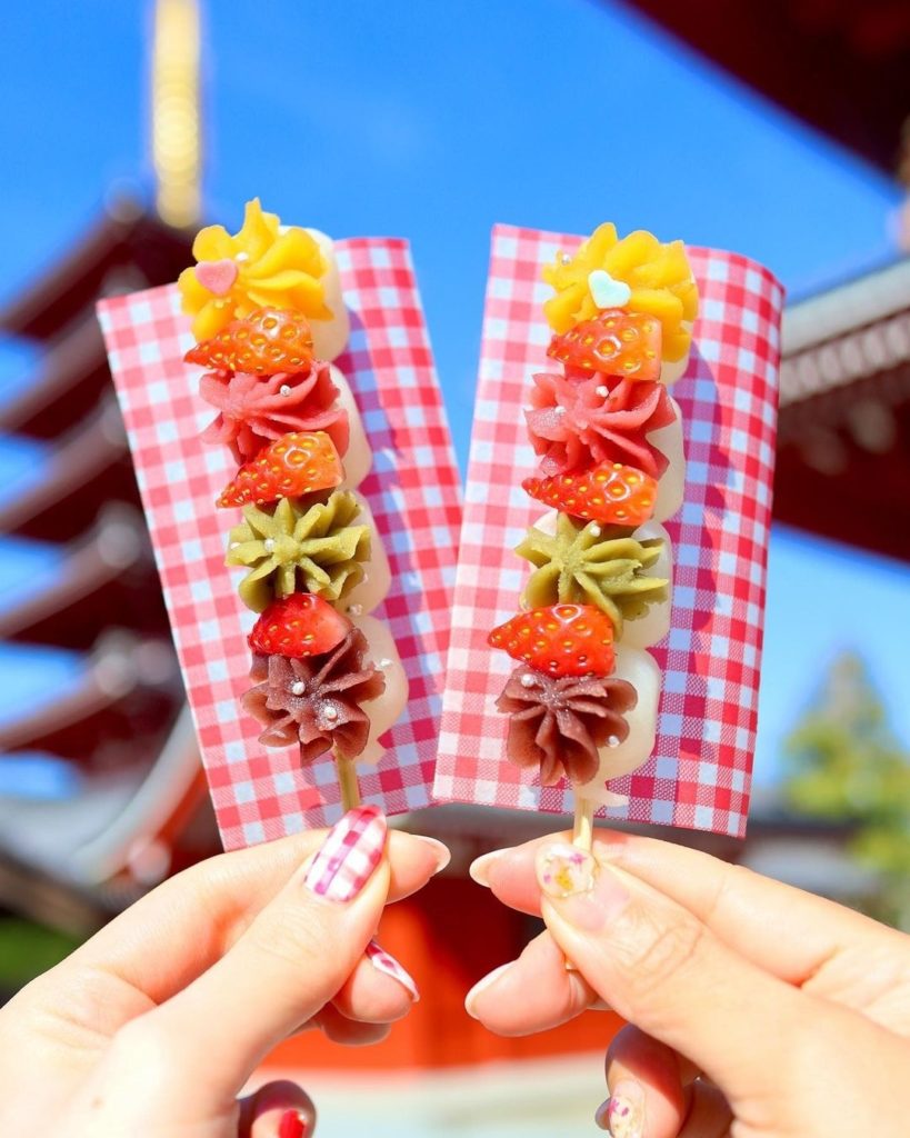 Visit Japan: What’s better than one flavour of dango (sweet rice dumplings)?
4! Snack 4 d… What's better than one flavour of dango (sweet rice dumplings)?
4! Snack 4 d...