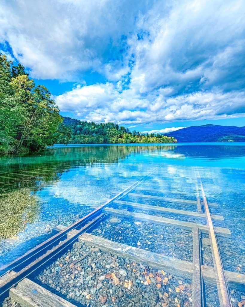 Visit Japan: Care for a leisurely ride on beautifully clear blue waters?
Lake Shikaribetsu i… Care for a leisurely ride on beautifully clear blue waters?
Lake Shikaribetsu i...