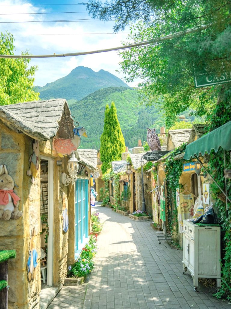 There's a road like a foreign village in Oita prefecture