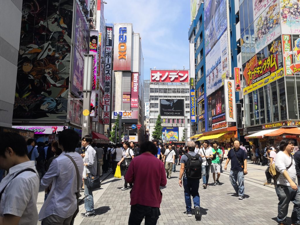 Going trough my pictures of my trip in 2019 and this is by far my favourite picture of akihabra