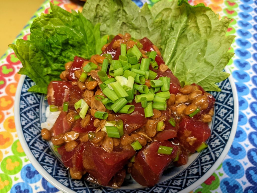 マグロの納豆和え丼. Tuna mixed with natto rice bowl.