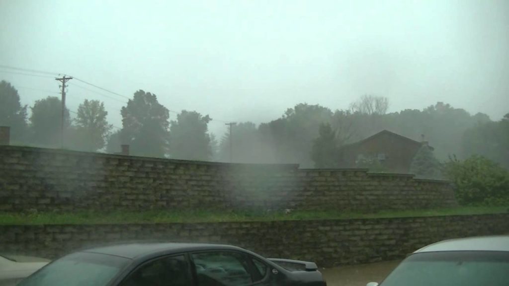 INTENSE Storm Slams the St.louis area 9/6/12 – High winds, damage, heavy rain INTENSE Storm Slams the St.louis area 9/6/12 - High winds, damage, heavy rain