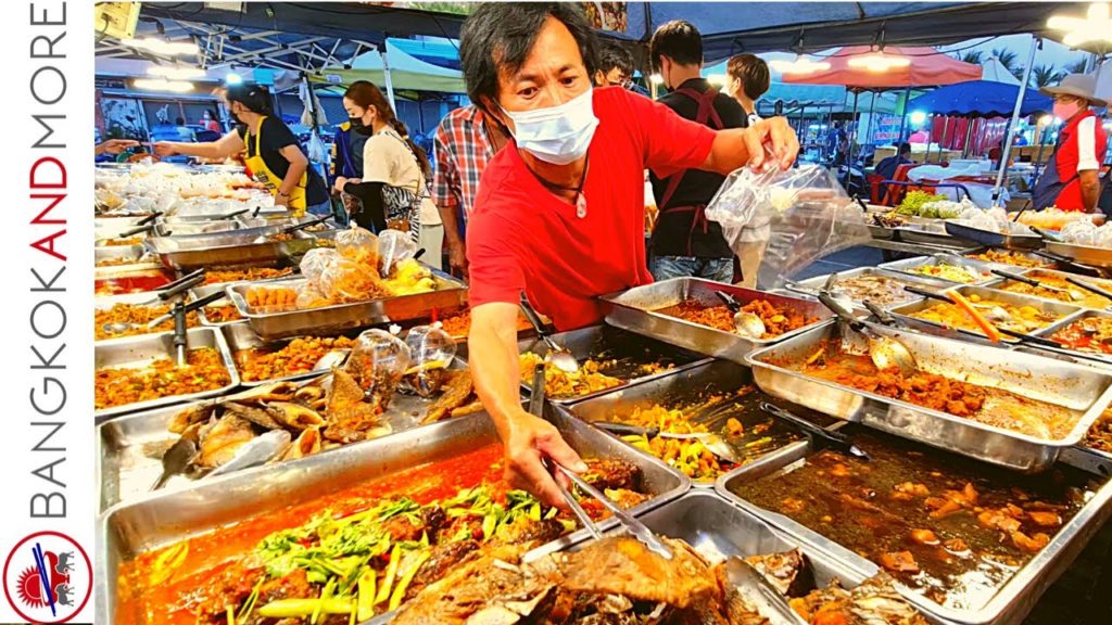 Crispy Sandwich and More Awesome Night Market Street Food