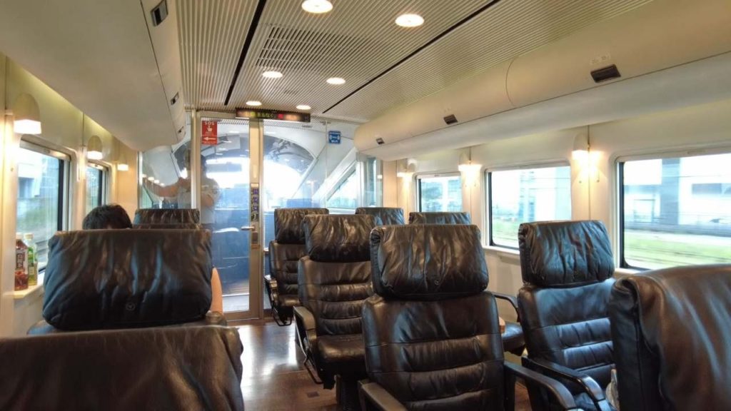 JR九州特急「ソニック」のグリーン車に乗る！ Japanese train Limited express "sonic" upper class seat from Hakata to Kokura