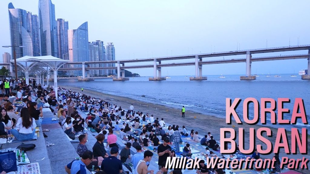 [4K]🔥불토 부산 민락 수변공원 초저녁 풍경 와~ 진짜 사람들 많아요^^ 워킹투어/Korea Busan Millak Waterfront Park Walking Tour